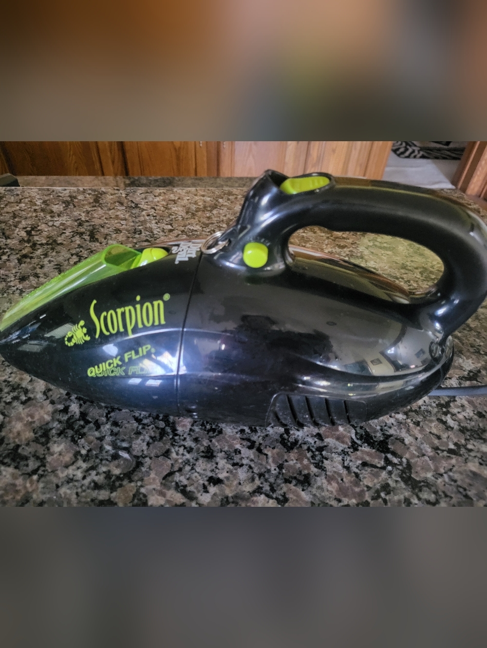 Scorpion Handheld Vacuum in Black & Lime Green M08200 7 AMPS